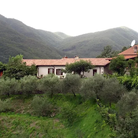 Agriturismo Il Giglio E La Rosa *